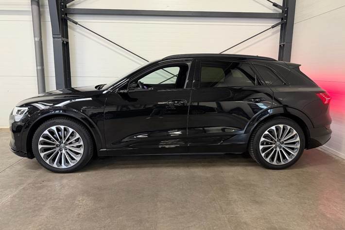 Sort Audi e-tron fra 2019
