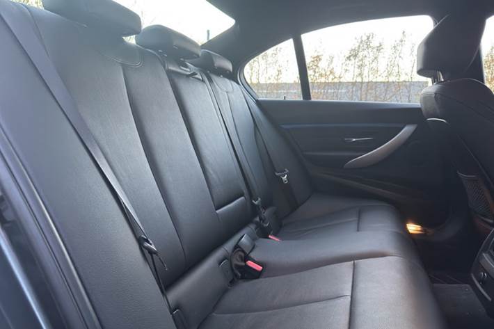 undefined BMW 320i fra 2019