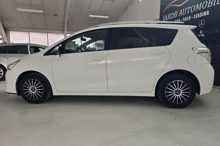 undefined Toyota Sportsvan fra 2014