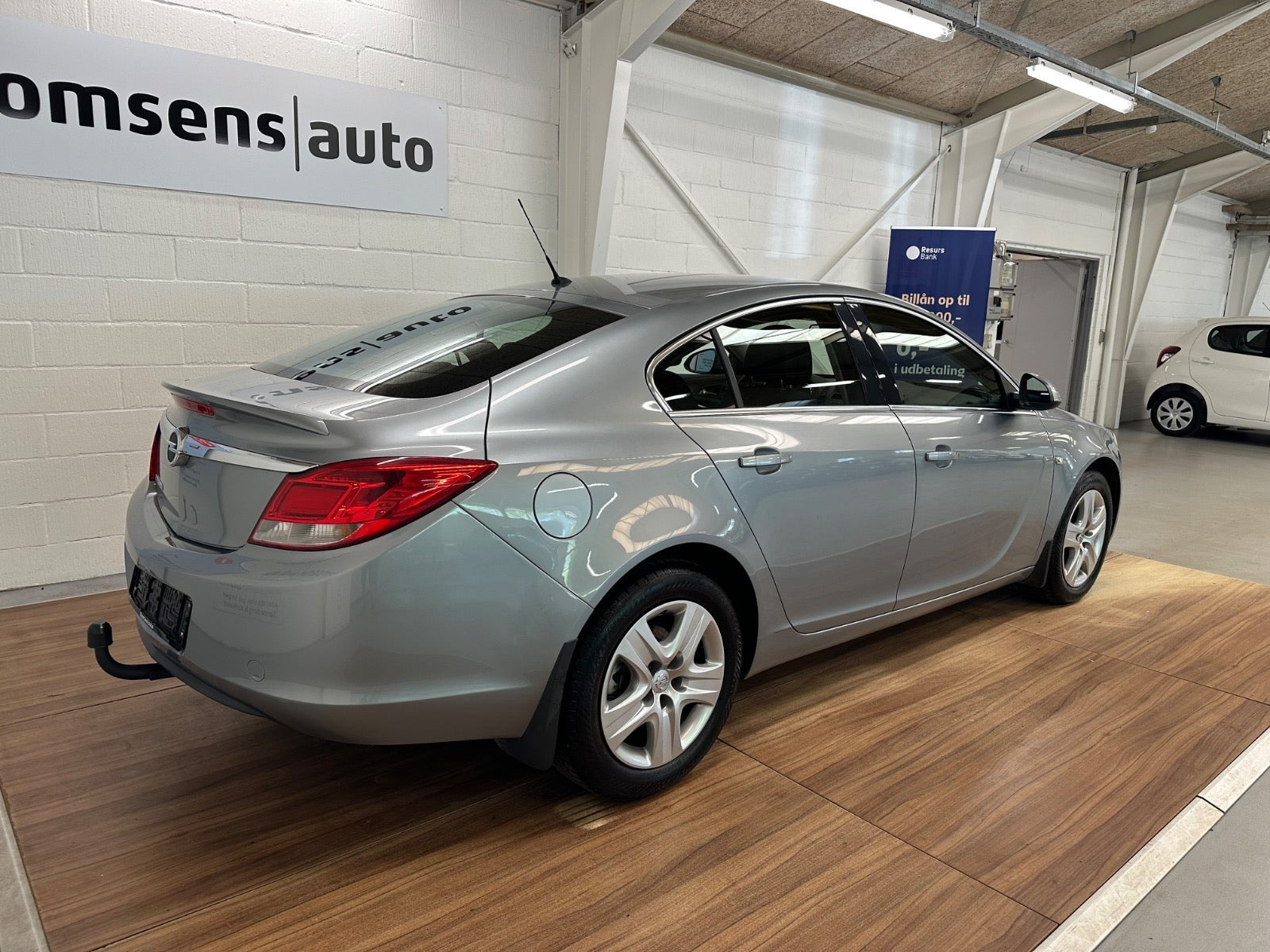 Blå Opel Insignia fra 2011