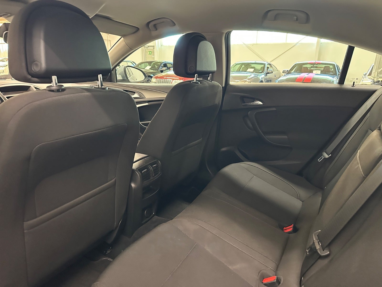Blå Opel Insignia fra 2011