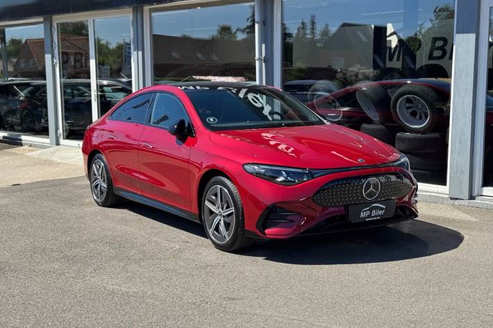 Rød Mercedes CLA250+ fra 2025