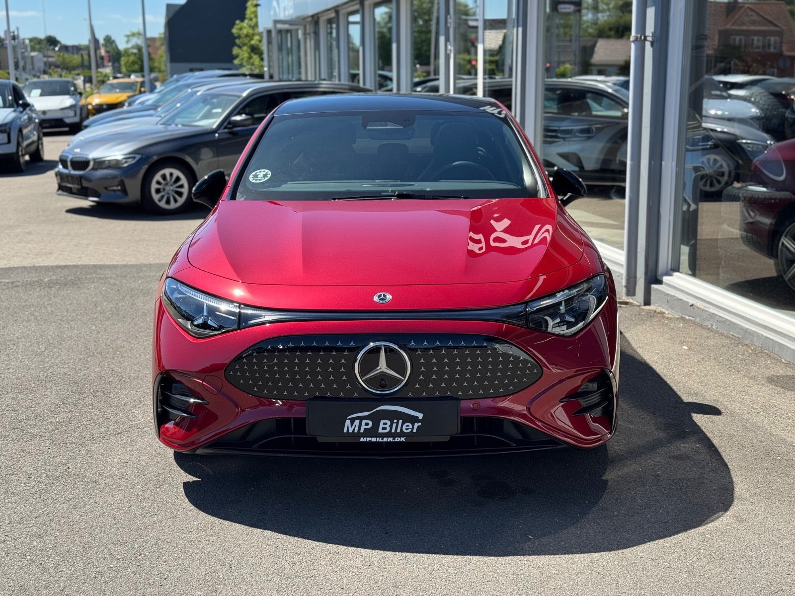 Rød Mercedes CLA250+ fra 2025