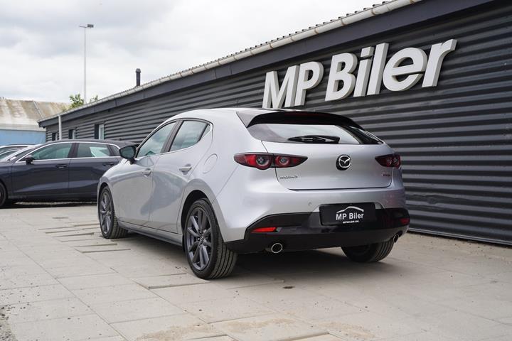 Sølv Mazda 3 fra 2019