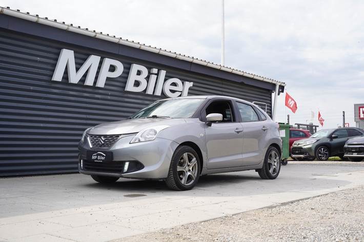 Grå Suzuki Baleno fra 2017 set udefra