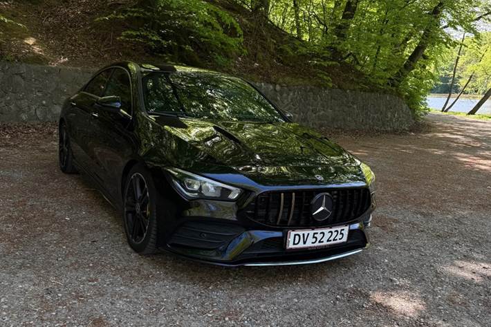 Sort Mercedes CLA200 fra 2020