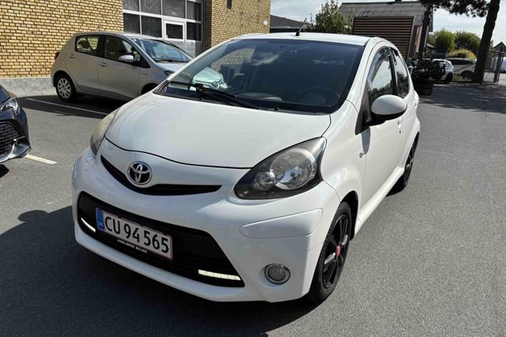 undefined Toyota Aygo fra 2012 set udefra