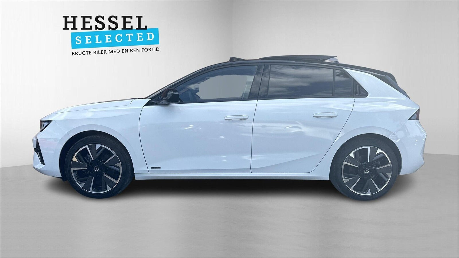 Hvid Opel Astra-e fra 2024