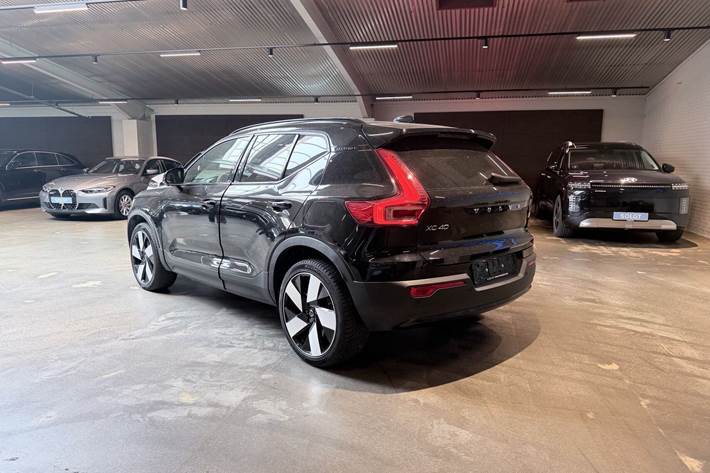 Sort Volvo XC40 fra 2023