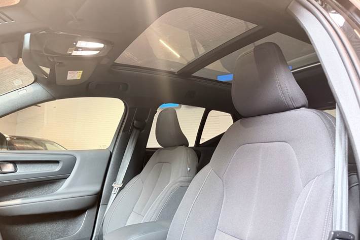Sort Volvo XC40 fra 2023