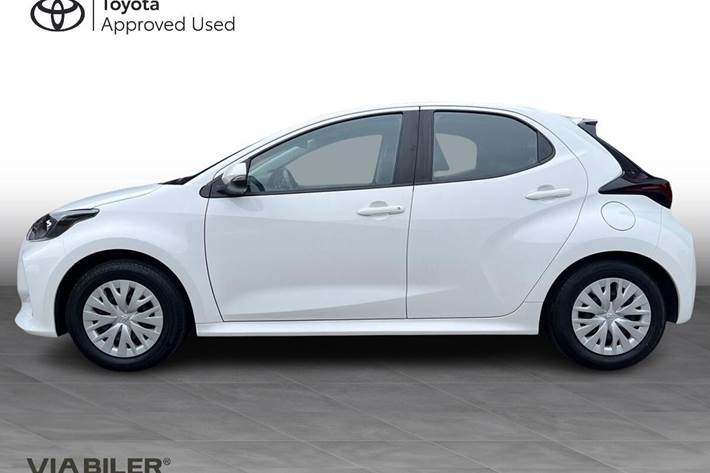 Hvid Toyota Yaris fra 2024