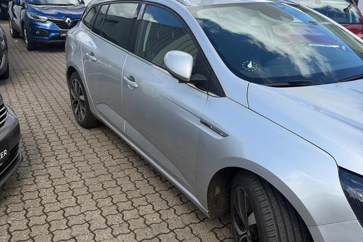 Sølv Renault Megane IV fra 2018