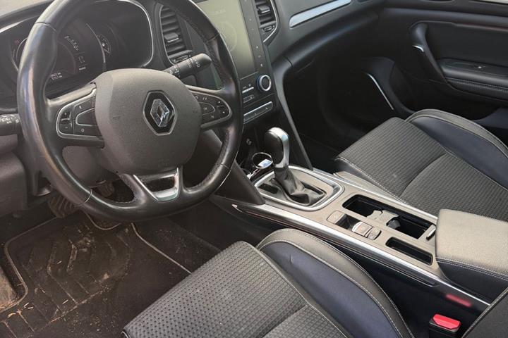 Sølv Renault Megane IV fra 2018