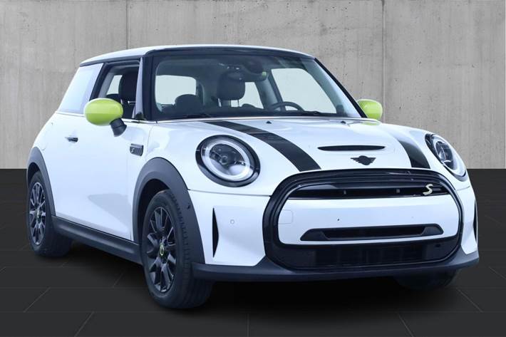 Hvid Mini Cooper SE fra 2023
