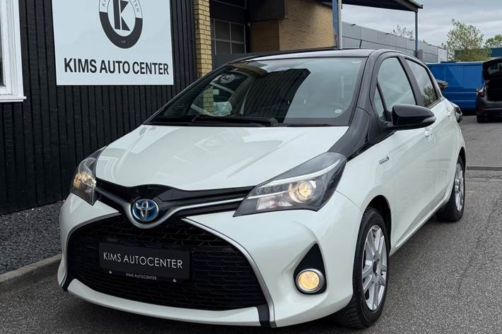undefined Toyota Yaris fra 2015 set udefra