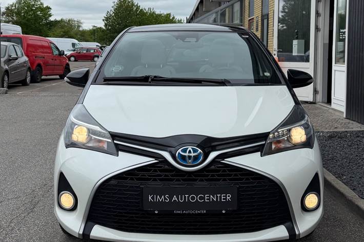 undefined Toyota Yaris fra 2015