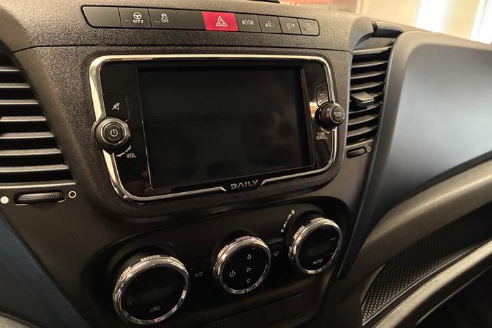 Hvid Iveco Daily fra 2022