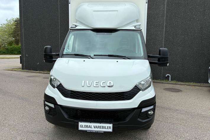 Hvid Iveco Daily fra 2015