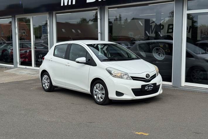 Hvid Toyota Yaris fra 2012