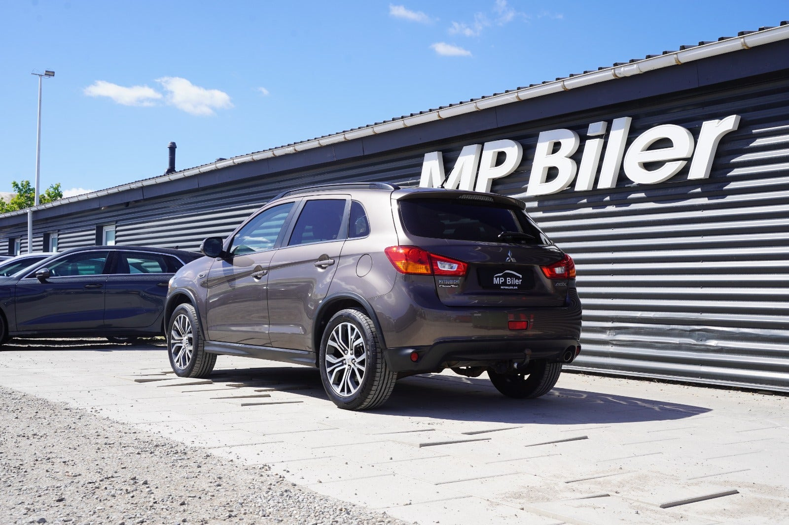 Brun Mitsubishi ASX fra 2016