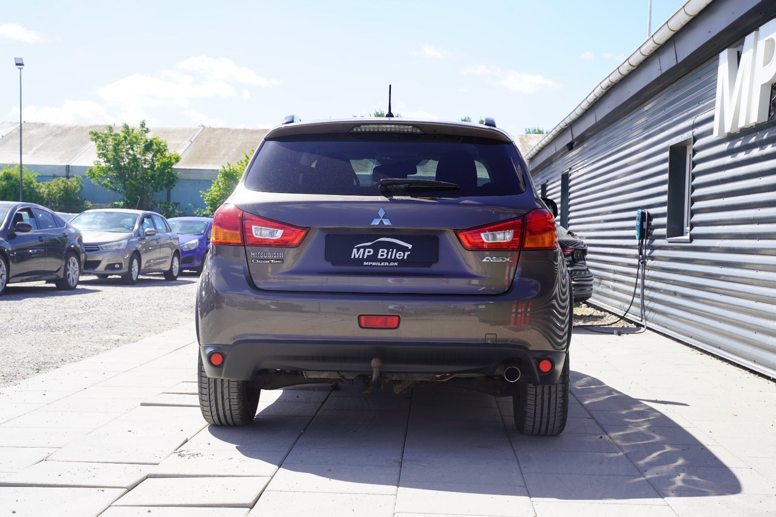 Brun Mitsubishi ASX fra 2016 set udefra