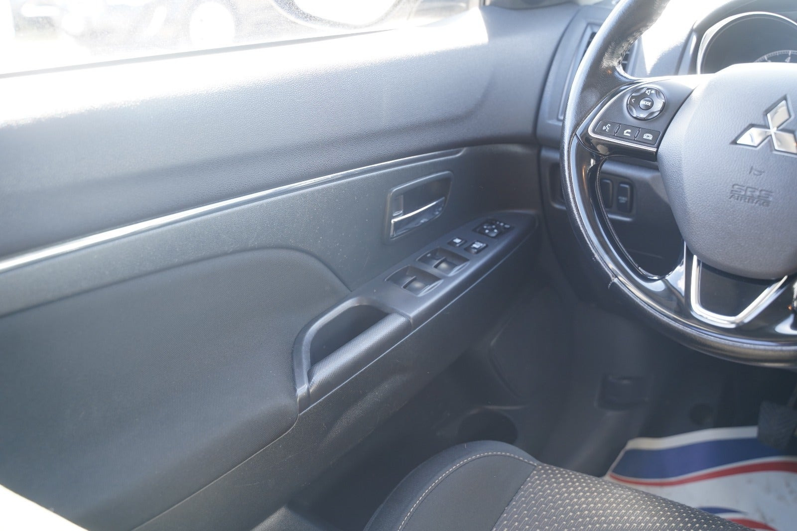 Brun Mitsubishi ASX fra 2016 set indefra