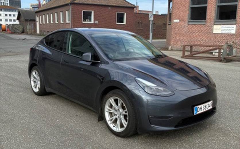Tesla Model Y Long Range AWD