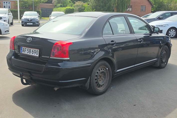 undefined Toyota Avensis fra 2004