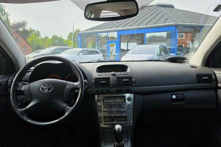 undefined Toyota Avensis fra 2004