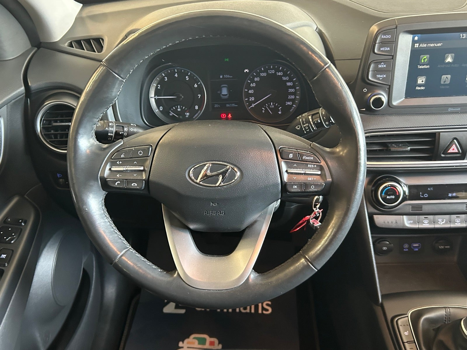 Hvid Hyundai Kona fra 2021