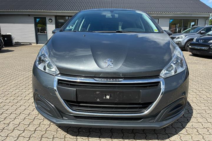 Grå Peugeot 208 fra 2016