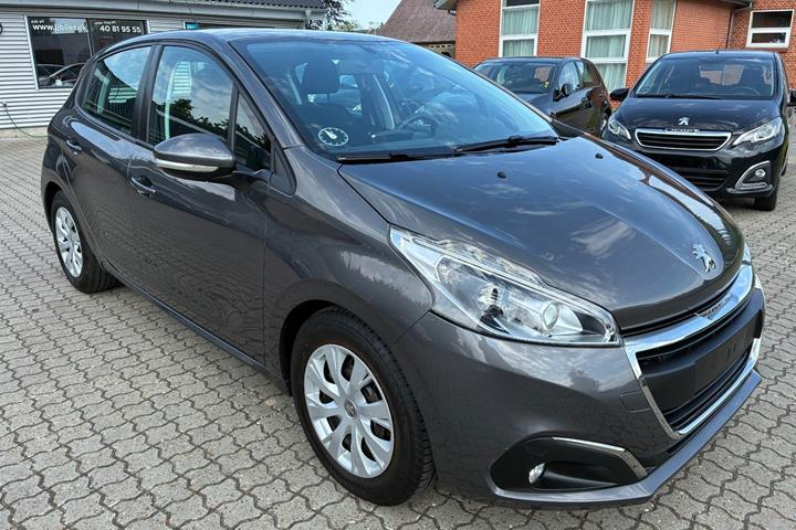 Grå Peugeot 208 fra 2018