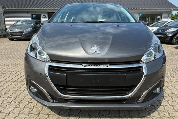 Grå Peugeot 208 fra 2018