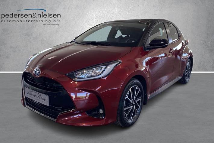 Rød Toyota Yaris fra 2020