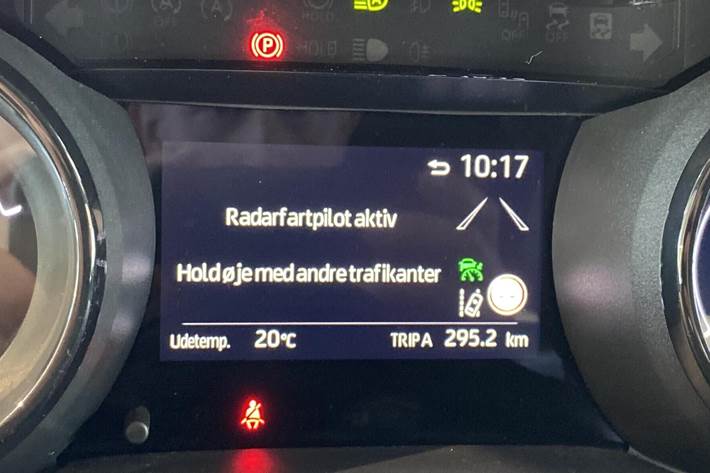 Rød Toyota Yaris fra 2020