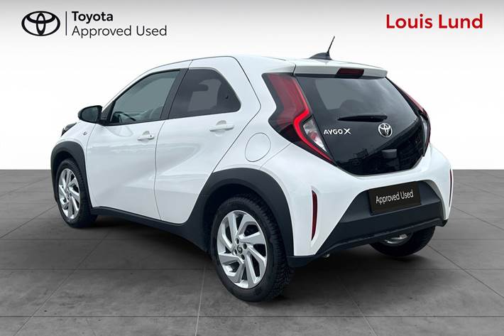 Hvid Toyota Aygo X fra 2025