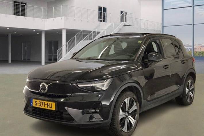 Sort Volvo XC40 fra 2023