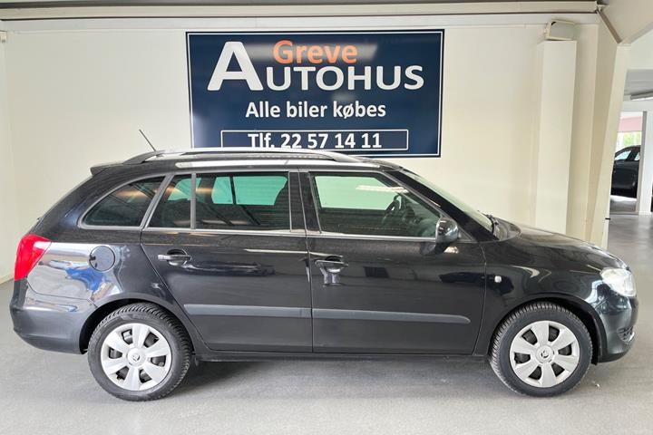 Sort Skoda Fabia fra 2013