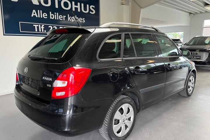 Sort Skoda Fabia fra 2013