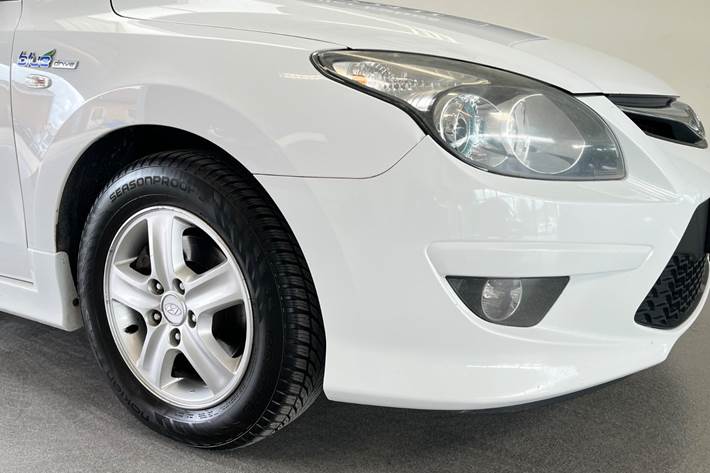 Hvid Hyundai i30 fra 2011