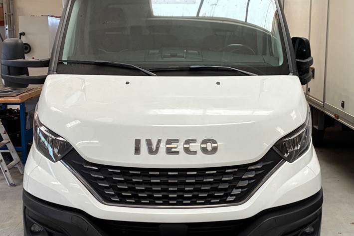 Hvid Iveco Daily fra 2022