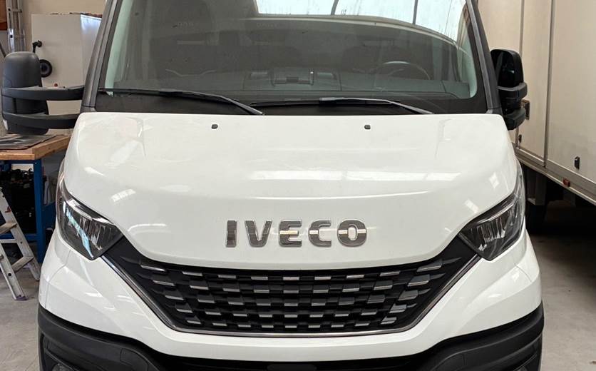 Iveco Daily 3,0 35S18 Box m/lift AG8