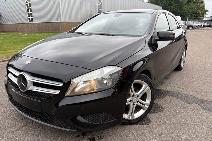 Sort Mercedes A180 fra 2014