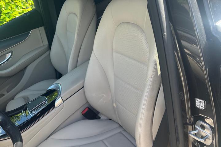 Sort Mercedes EQC400 fra 2022