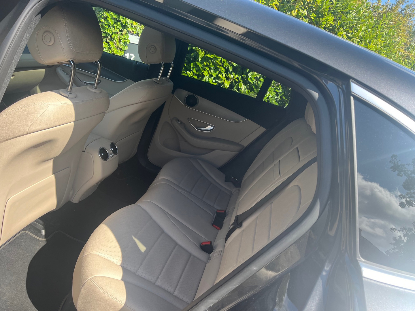 Sort Mercedes EQC400 fra 2022