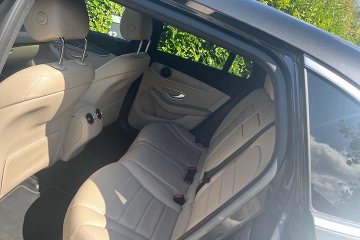 Sort Mercedes EQC400 fra 2022