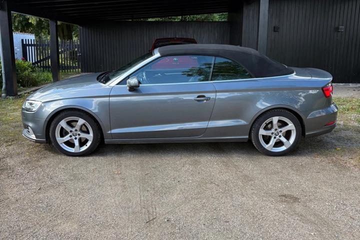 Grå Audi A3 fra 2019