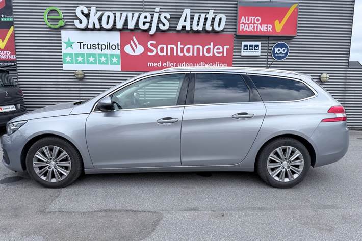 Grå Peugeot 308 fra 2018