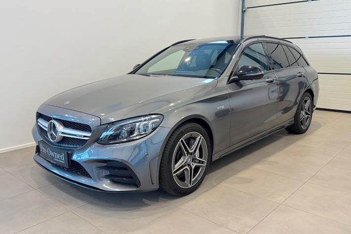 Grå Mercedes C43 fra 2020