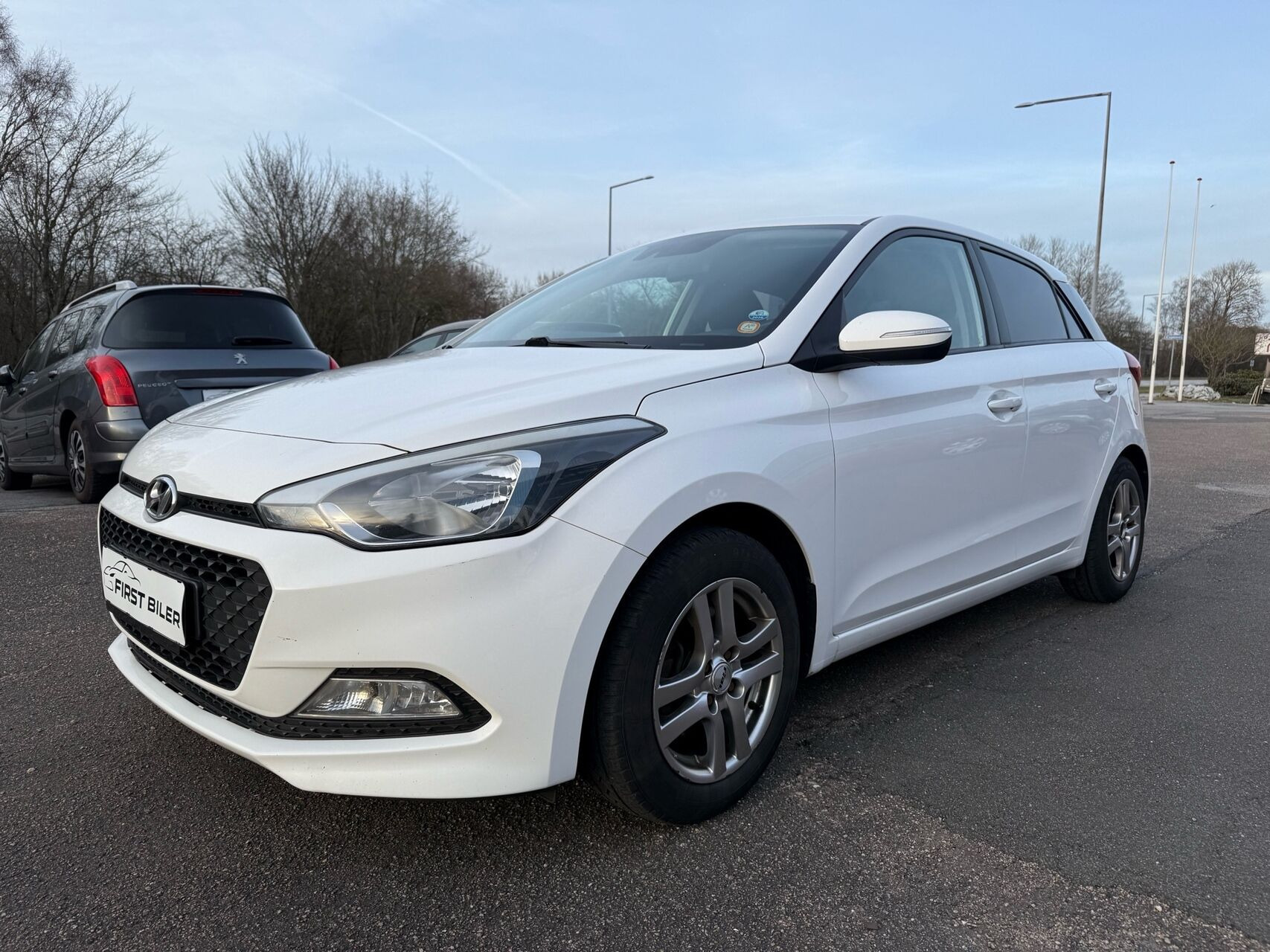 Hvid Hyundai i20 fra 2015